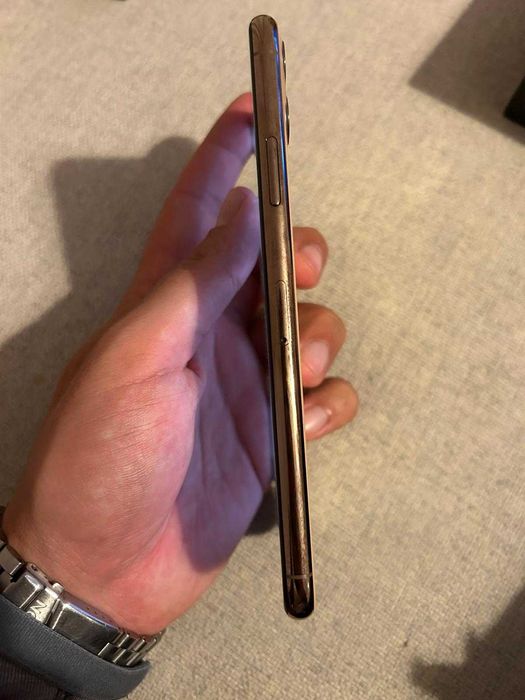 iphone 11 pro max em muito bom estado