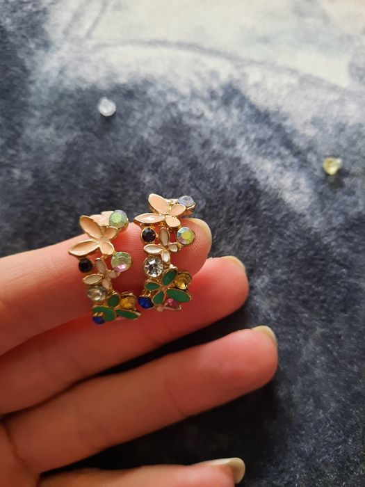 Kolczyki motylki cyrkonie emalia