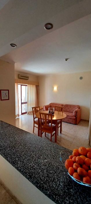 Apto. T0  para férias,piscinas  situado no Algarve na Praia da Rocha