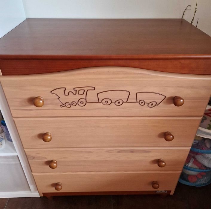 Cómoda em madeira maciça p/ criança/bebé
