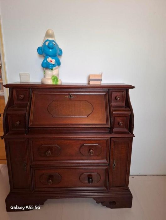 Sekretarzyk z drewna