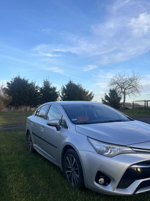 Toyota Avensis T27 polski salon