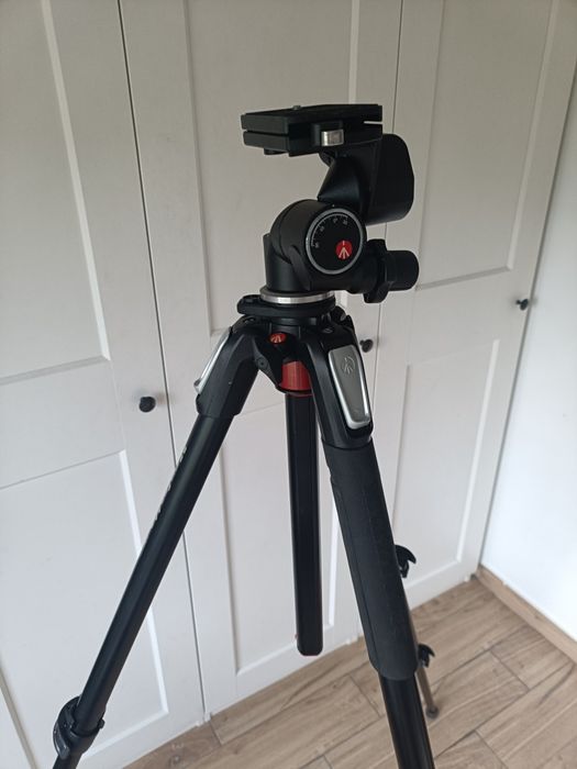 Statyw Manfrotto MT055XPRO3 z głowicą Manfrotto 410
