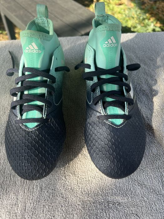 Chuteiras adidas tamanho 35