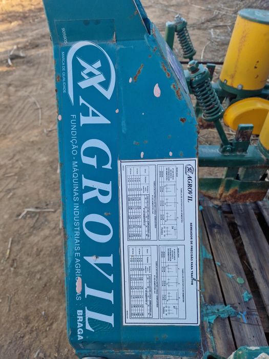 SEMEADOR DE MILHO e outras Culturas de 4 linhas