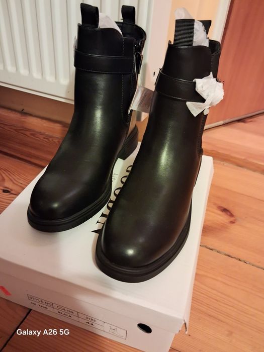 Sprzedam nowe buty ,botki ocieplane 41
