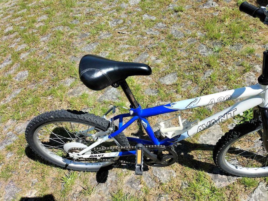 Bicicleta para criança em muito bom estado.