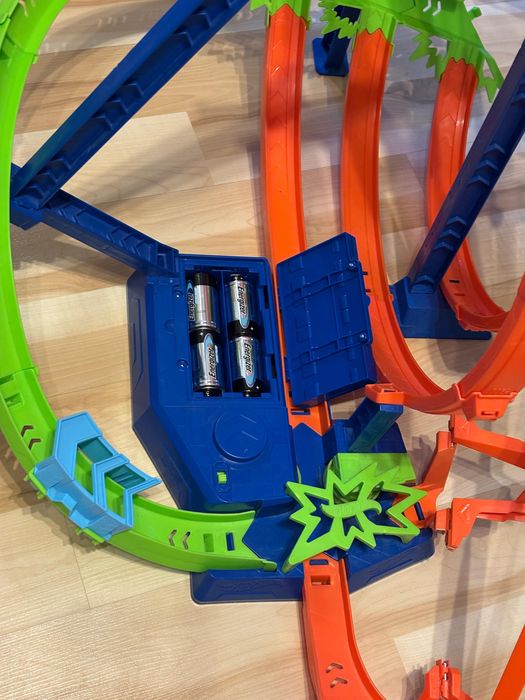Tor hot wheels epicka pętla