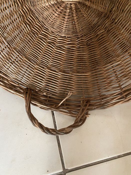 Duzy kosz wiklinowy  na bielizne - stan dobry