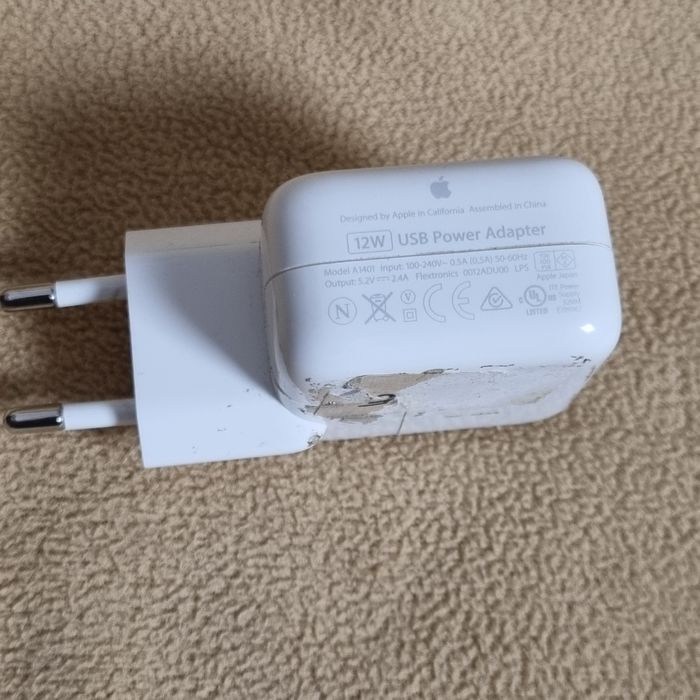 Apple 12W Usb Power adapter A1401