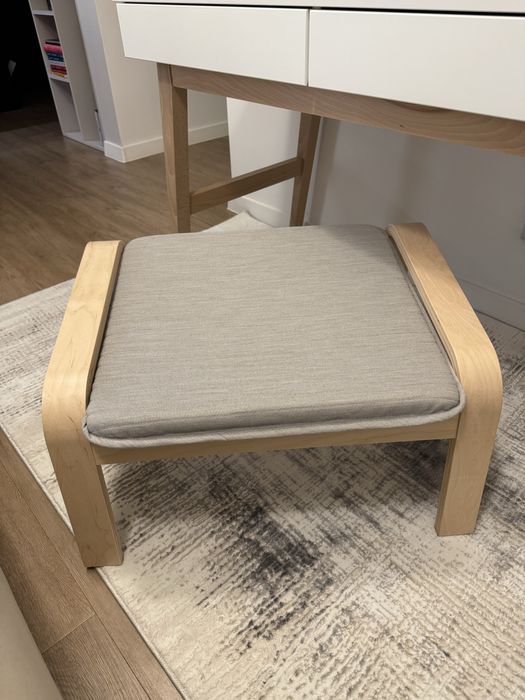 POÄNG Podnóżek IKEA okleina brzoza/poduszka kolor Knisa jasnobeżowy