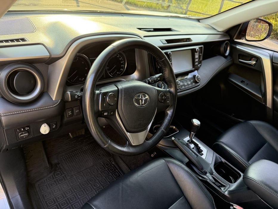 Toyota rav-4 2016