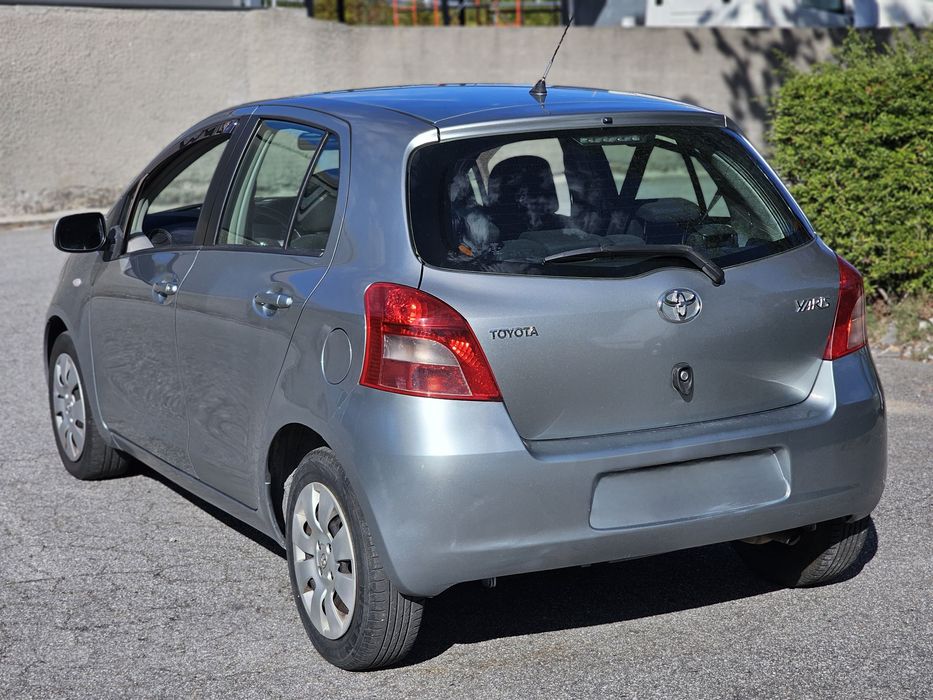 Carro lindíssimo e económico