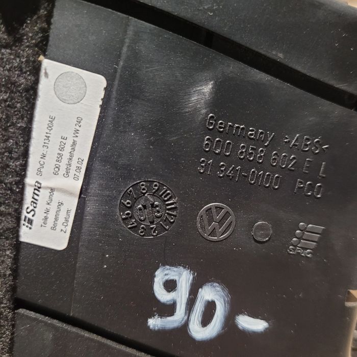 Uchwyt na kubek na napoje vw polo IV 9N 2003r