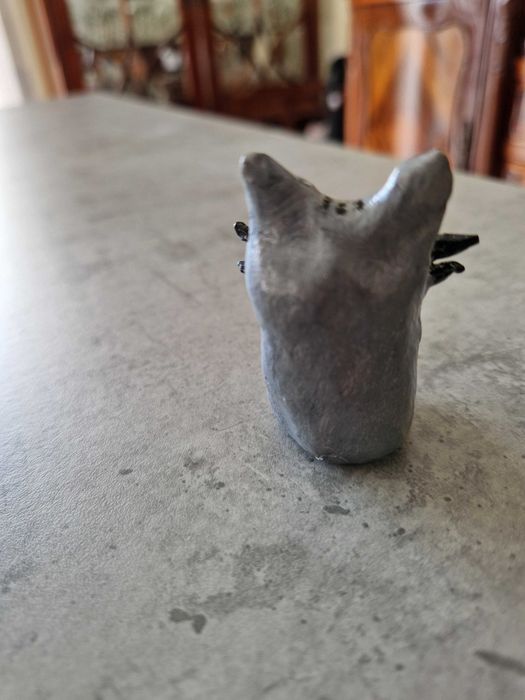 Boneco feito em argila personagem de um jogo