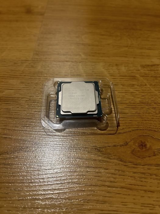 Procesor Intel core i3-8100