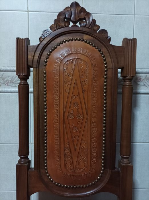 Leather Chairs64285656074371123