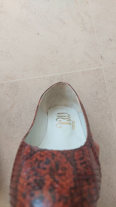 Sapatos Pele Lagarto castanhos tamanho 38