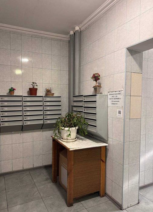 Повноцінна 2-кімнатна під ремонт, пр. Бажана 10 -м. Осокорки і Позняки