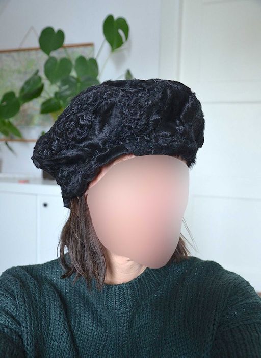 Beret czapka z karakuł karakuły futrzana