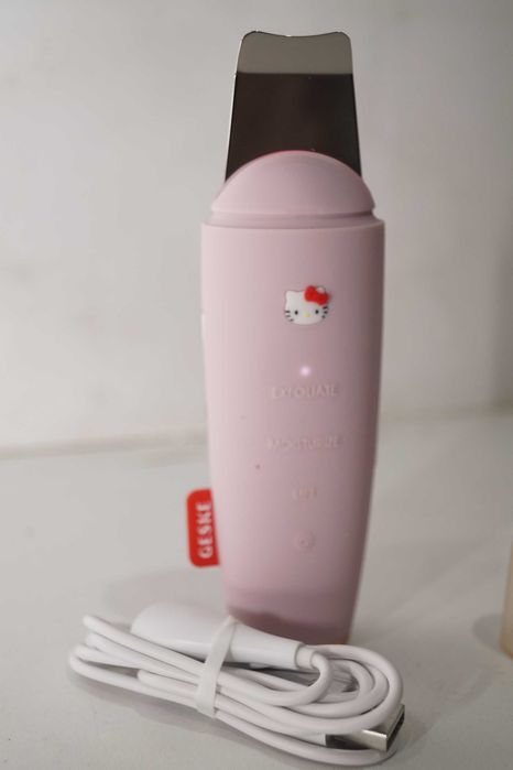 1332 GESKE Hello Kitty MicroCurrent Skin Scrubber & Blackhead Remover 9w1