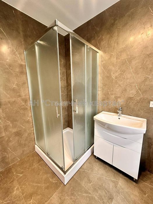 Продаж будинку з ремонтом та меблями у с. Гореничі