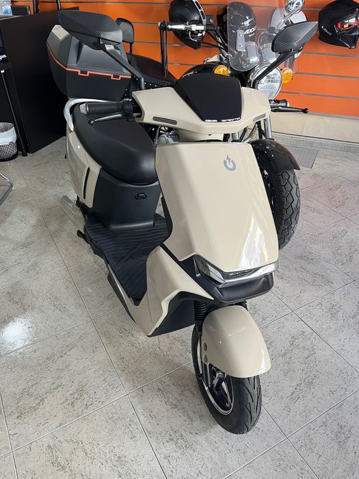 Vendo uma moto Elétrica nova .