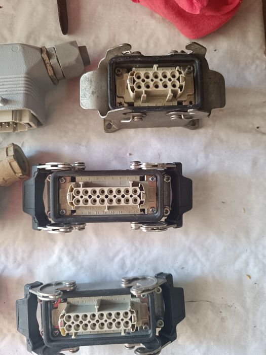 Conectores industriais