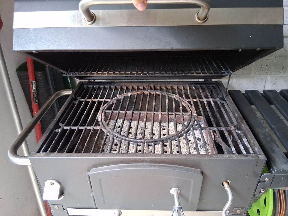 Jamestown Grill węglowy JAXON (z rusztem modularnym)