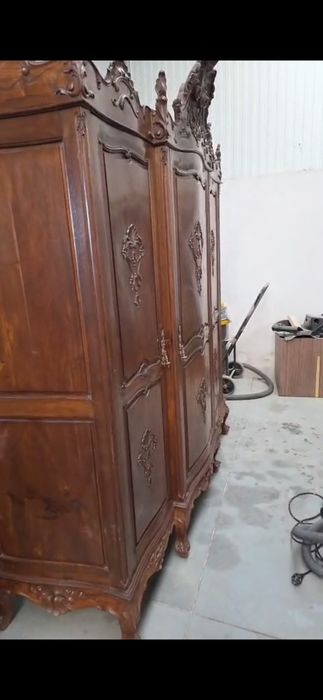 Roupeiro Antigo, Alto Nível Artesanal, Excelente Estado, não aceito Mn