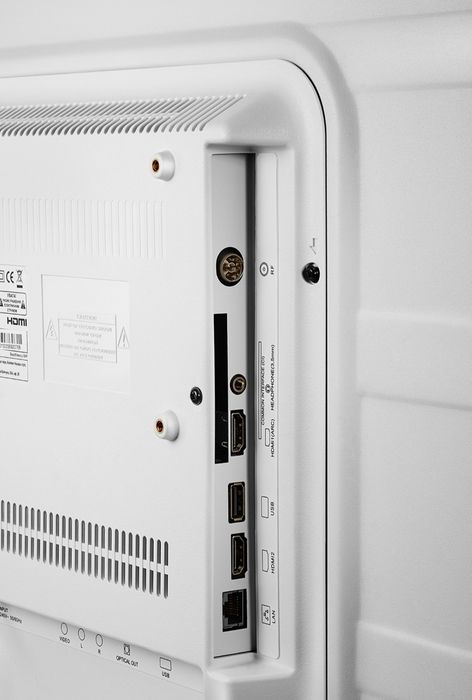 Продам тв kivi 32 fk30g.IPS матрица,сочная картинка.Если интересуют функции смарт,то лучше использовать дополнительно ТВ бокс.Смотрите в объявлениях.