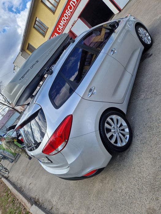 Продам KIA Karens 2013р.