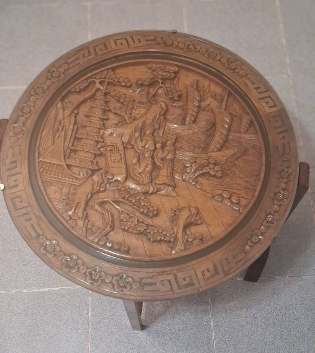 Mesa de chá chinesa em relevo