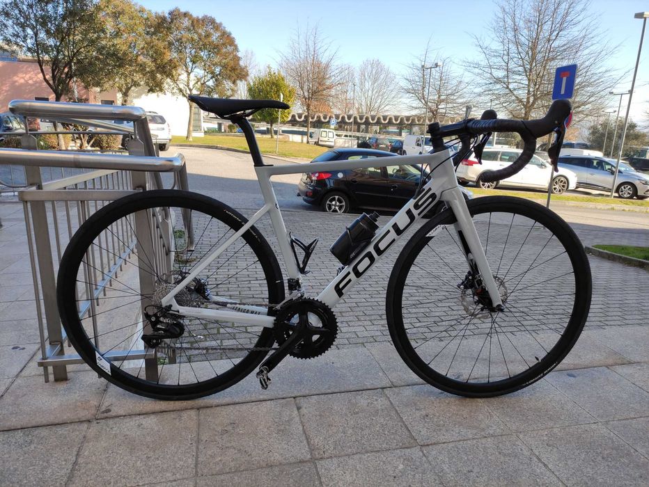 Bicicleta Focus Izalco Max DI 8.6 Carbono