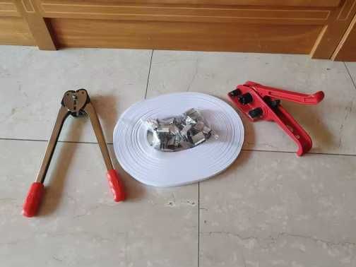 Zestaw narzędzi do zabezpieczania kartonów palet mebli z bandownicą