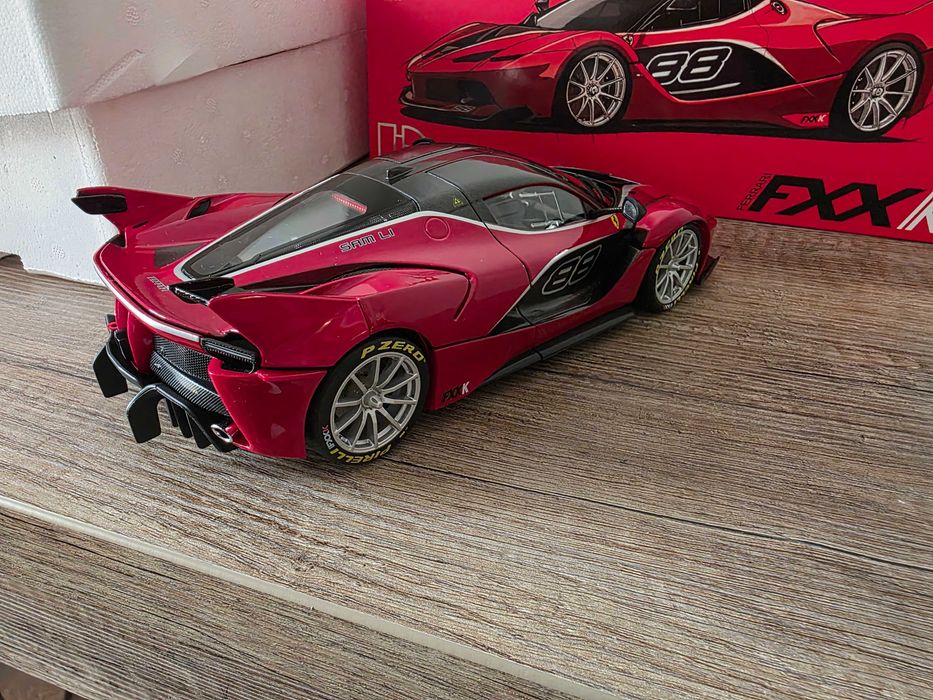 Ferrari FXX K 1:18 Burago Signature