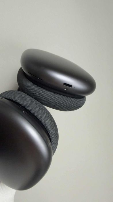 Apple AirPods Max Starlight, Czarne