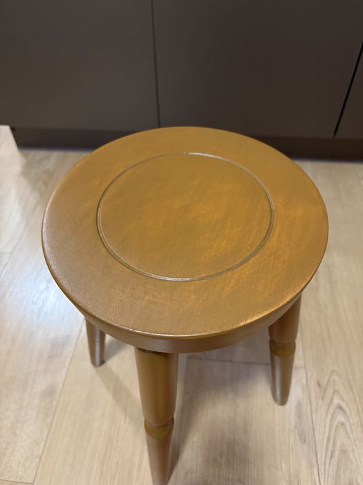 Taboret stołek drewniany
