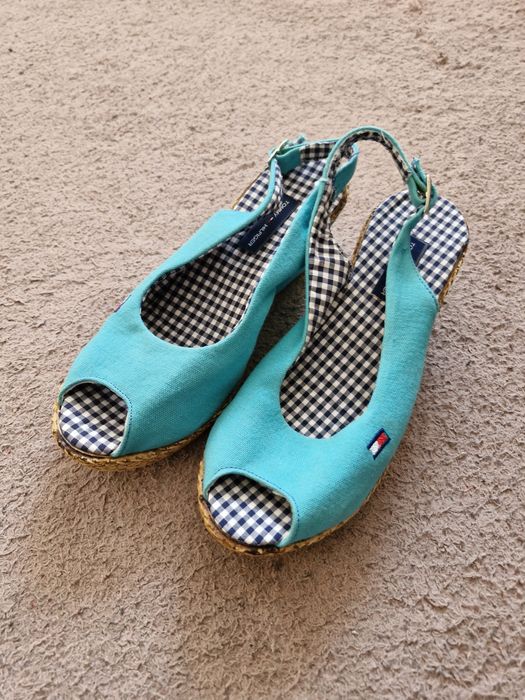 Piękne turkusowe espadryle Tommy Hilfiger na koturnie, rozm. 38
