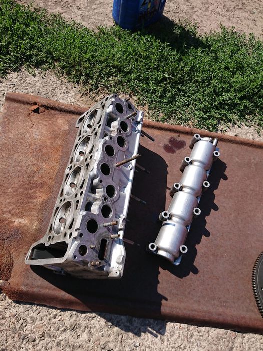 Продам блок ,головка двигуна ваз 2106 21213