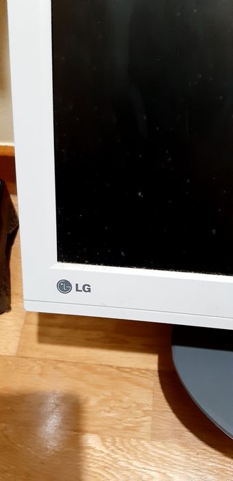 LG PC Monitor and Speakers424292543669872645