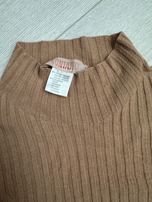 Бежевий гольф від Kontatto