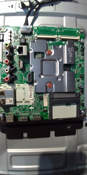 Smart TV LG 43un71006, ecrã partido, referência das placas nas fotos