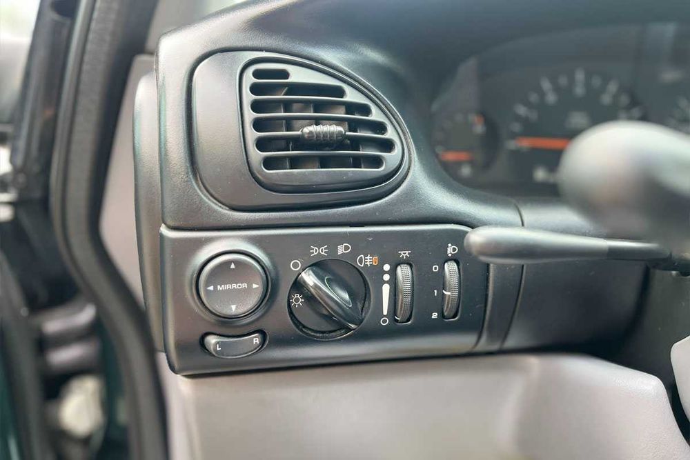 Chrysler Voyager 1999 2.5