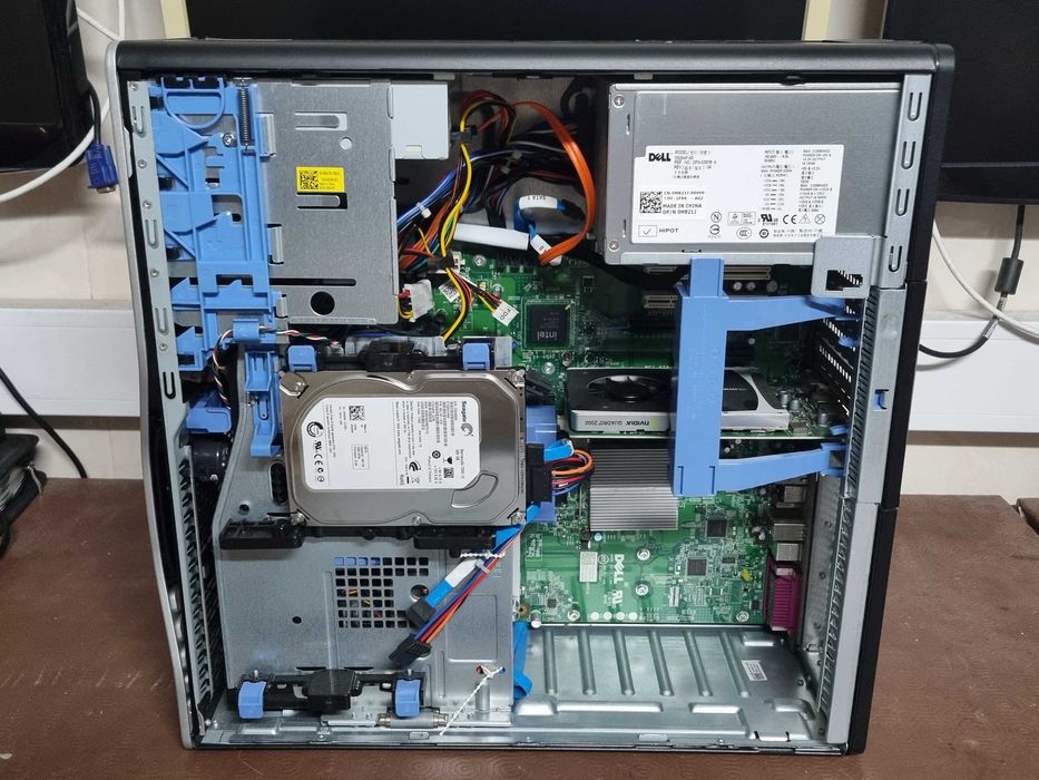 Dell T3500 / Xeon W3530 / 8GB / 320HDD / Quadro 2000