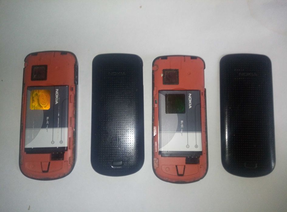 Телефони Nokia - 1202 кнопкові, невелички 2 шт.