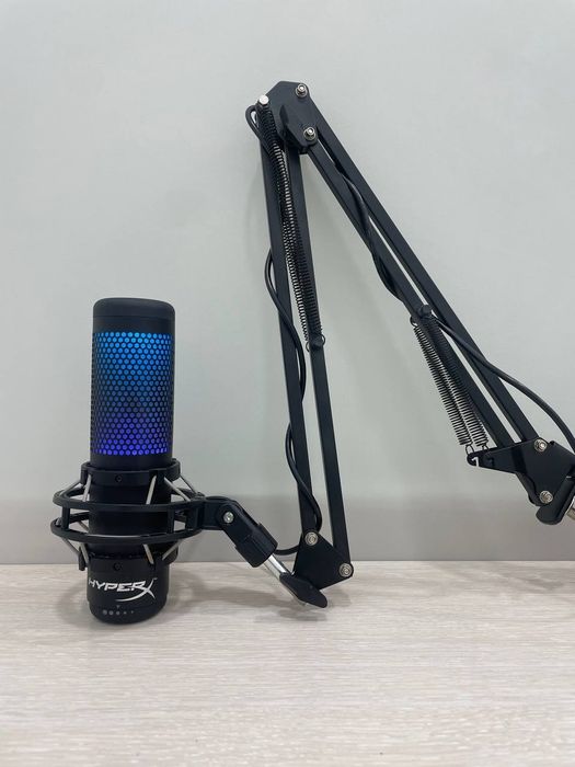 Игровой конденсаторный USB-микрофон HyperX QuadCast S+панторгаф