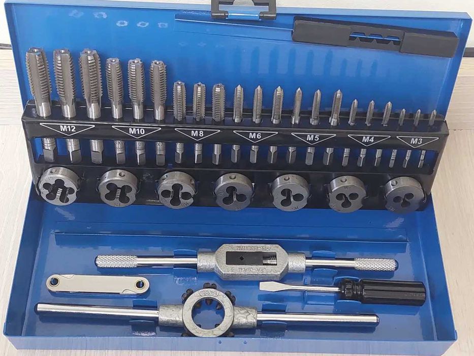 Набор мітчиків і плашок 32 шт Werk  122733