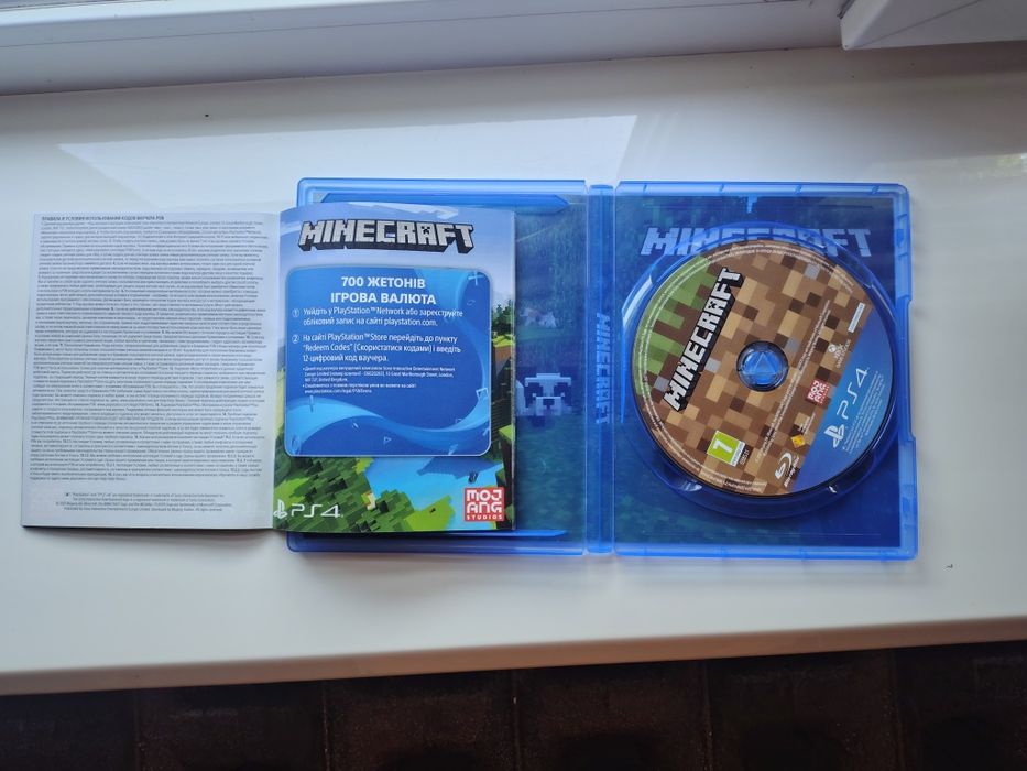 PlayStation 4 pro  б/у  на 1 тб у хорошому стані з двома дисками GTA 5 та Minecraft