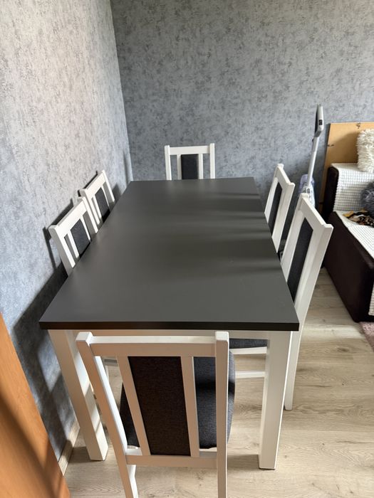 Stoł z 6 krzesłami
